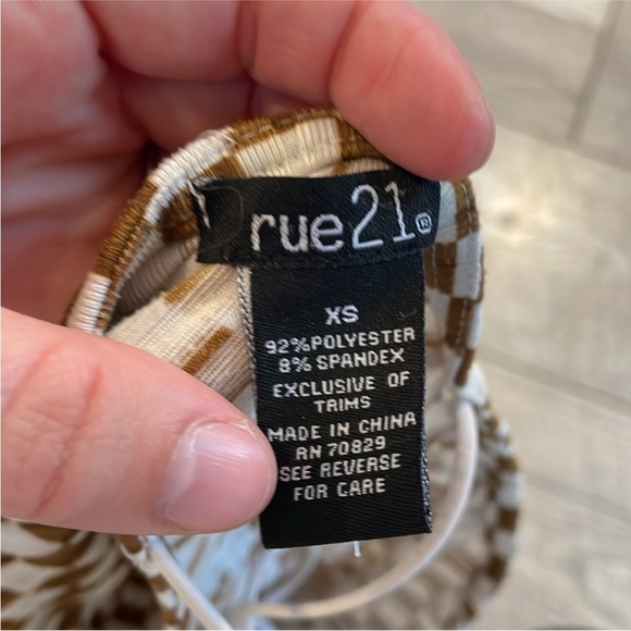 Rue21 Size XS Brown and White Checker Print Crop Tank Top. - Picture 4 of 5